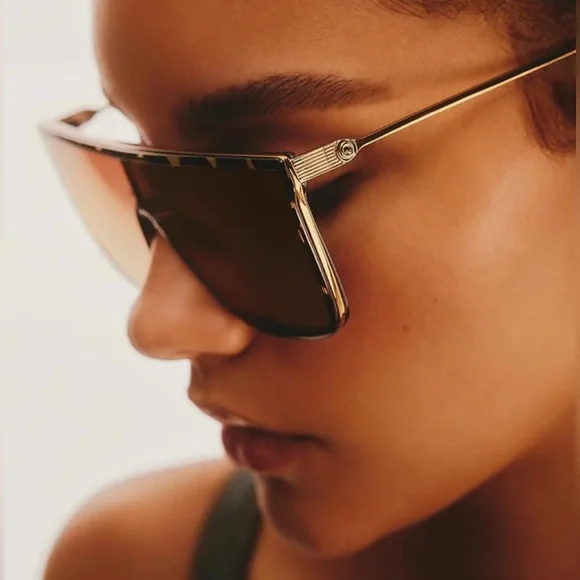 NWT! QUAY SUNGLASSES! I LOVE THESE SHADES! SUPER AWESOME! ALL QUAY COMES W/CASE! - Picture 2 of 6